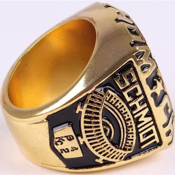 Philadelphia Phillies Championship Ring... Fast shipped from USA - Picture 3 of 5